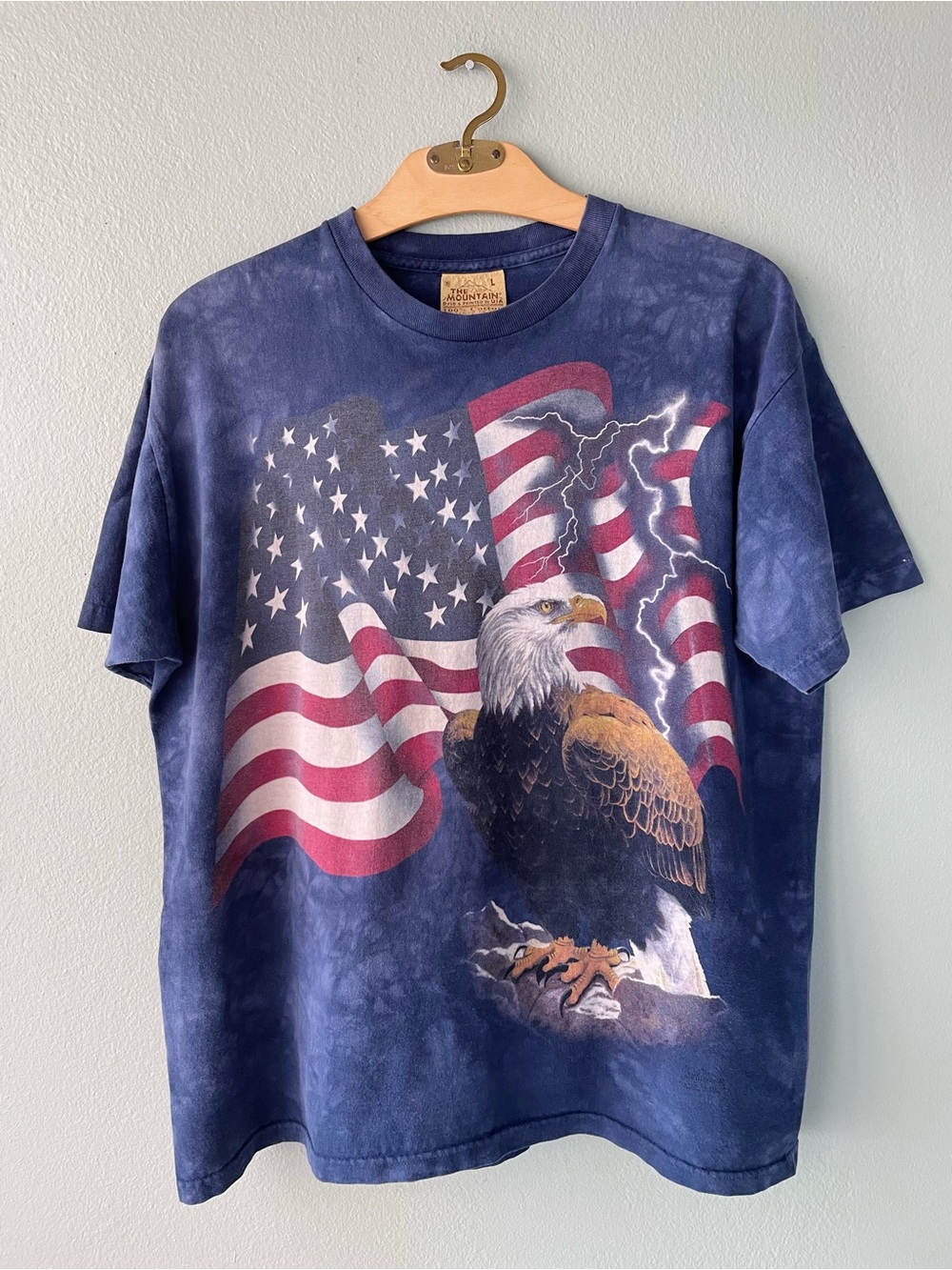 The Mountain | Vintage 90s Eagle USA Flag Graphic Tee